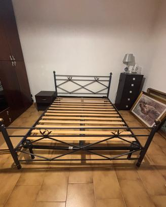 Letto matrimoniale in ferro
