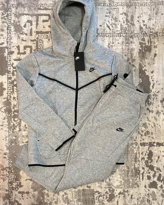 Nike tech fleece
