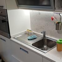 Cucina in legno senza elettrodomestici