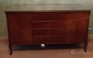 Mobili da camera datati