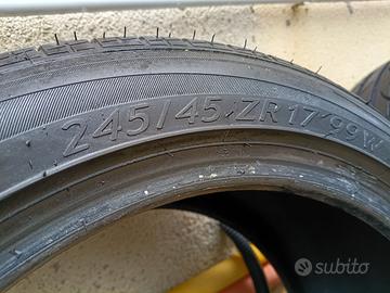 245/45 ZR17 99W 2 Gomme 245 45 17 99W 2 pneumatici