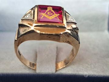 Anello oro antica massoneria rubino