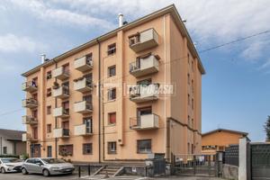 BILOCALE RISTRUTTURATO CON DUE BALCONI