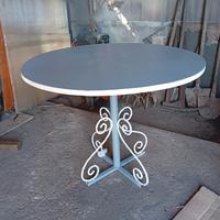 tavolo rotondo in ferro 