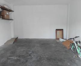 Ampio Garage Magazzino