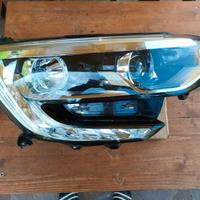 FANALE ANTERIORE DX per RENAULT MEGANE 4