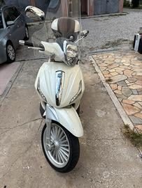 Beverly 300