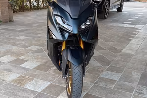 Tmax 560 tech