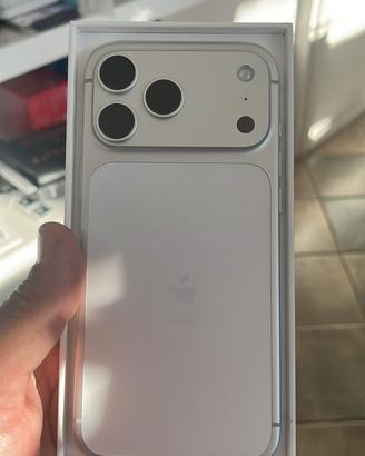 IPhone 17 Pro Max 256gb White scambi LEGGERE