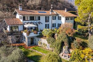 VILLA SINGOLA A SALÒ