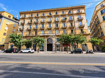 3 LOCALI A NAPOLI