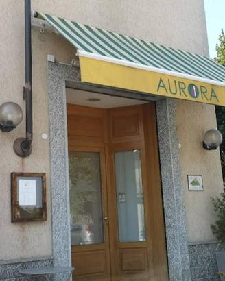 Attività / Licenza di 145 m² con 4 locali a Castel