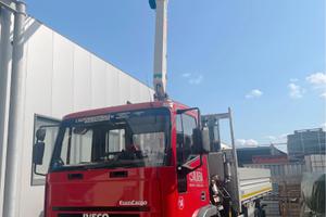 Camion gru iveco eurocargo cassone fisso