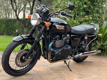 Triumph Bonneville T100 Black Edition