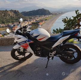 Honda CBR 125 - 2015