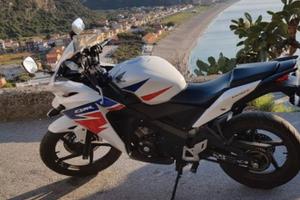 Honda CBR 125 - 2015