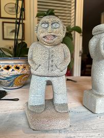 Statua in pietra legera