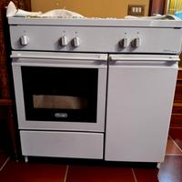 Cucina con forno a gas De Longhi