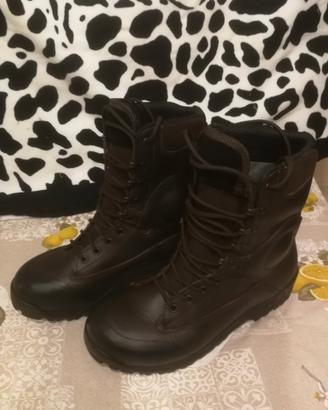 Anfibi da lancio taglia 42