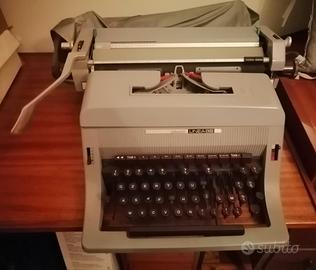 Macchina da scrivere Olivetti