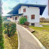 VILLA INDIPENDENTE DI PRESTIGIO: design che emo...