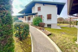 VILLA INDIPENDENTE DI PRESTIGIO: design che emo...