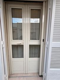 Vetrina con zanzariera