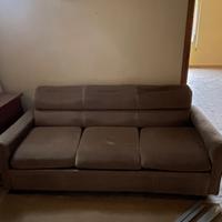 mobili e divano letto