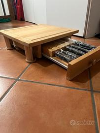 Tagliere in legno con cassetto porta coltelli