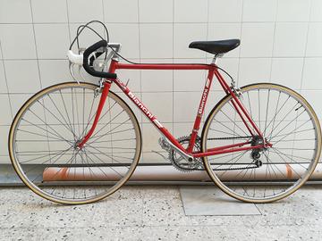 Bicicletta da corsa vintage 