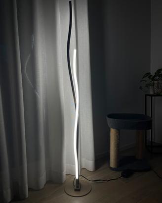 Lampada da pavimento