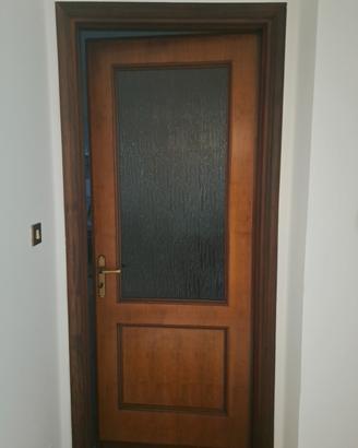 porte tamburate noce finestrate