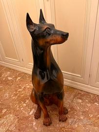 Cane dobermann in ceramica