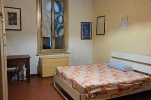 Ampia stanza con posto auto Parma