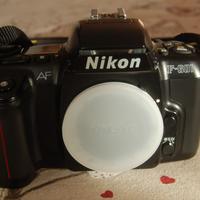 Fotocamera reflex NIKON F601 (pellicola)