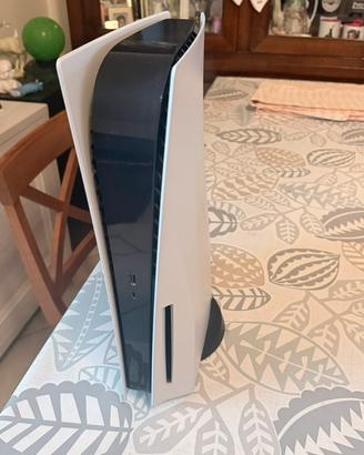 PlayStation 5+2controller+SSD 1TB+Ratchet&Clank