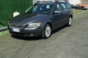 Volvo v50  2005