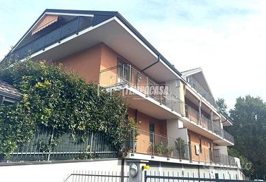 APPARTAMENTO PANORAMICO CON BOX AUTO!