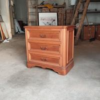 comodino in legno massello