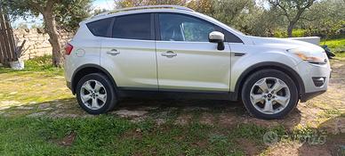 auto Ford Kuga 