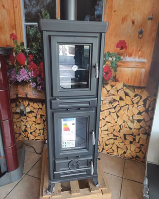 Stufa a legna con forno 