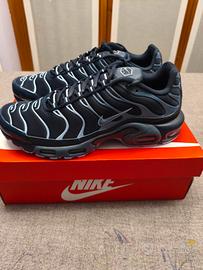 Nike Air Max plus blu N'44 nuove 