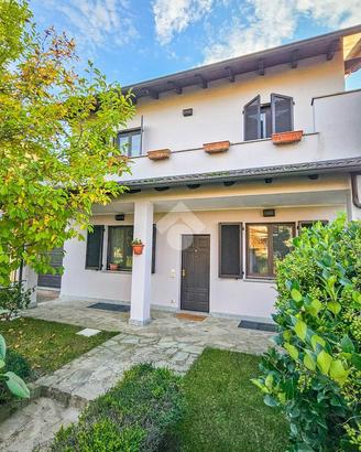 CASA SEMINDIPENDENTE A ALESSANDRIA