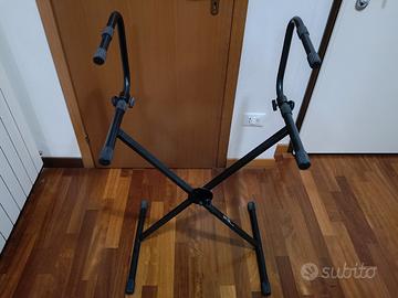 Supporto per due tastiere 