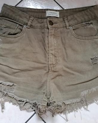 Jeans corti verde militare