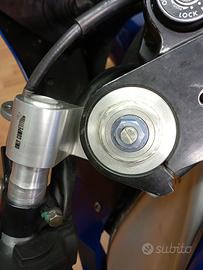 collari e semimanubri più alti. 