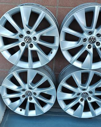 4 cerchi 18 originali Volkswagen Golf 5 6 7 8 Cadd