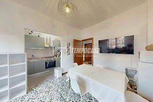 3 LOCALI! RISTRUTTURATO! PIANO ALTO!