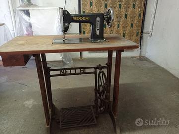 macchina da cucire Necchi vintage 