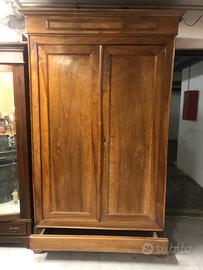 armadio in noce
